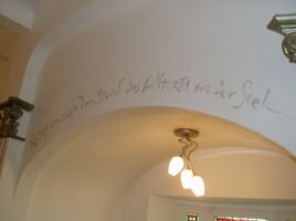 Diesen Spruch von Picasso habe ich für den Eingangsbereich des Hauses einer Kunstsammlerin gestaltet.